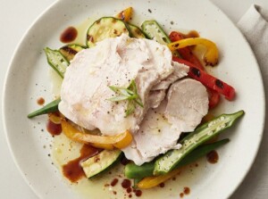 DayDay(デイデイ)のレシピ・鶏ハムと夏野菜の炒めサラダ