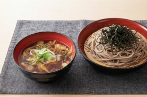 滝沢カレン&和田明日香のフィーリンきっちんのレシピ・きのこたっぷり肉汁つけそば