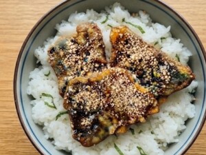 きょうの料理ビギナーズのレシピ・さんま缶のごまあえ丼