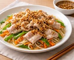 キューピー３分クッキングのレシピ・たっぷり野菜と豚肉のレンジ蒸し 香味ソース