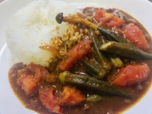 きょうの料理ビギナーズのレシピ・トマトとオクラの夏カレー