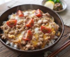キューピー3分クッキングのレシピ・トマト親子丼