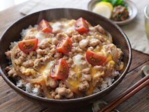 キューピー3分クッキングのレシピ・トマト親子丼