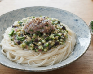 ぺこもぐキッチンのレシピ・山形だしとなめろうのそうめん