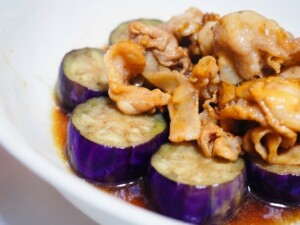 きょうの料理ビギナーズのレシピ・揚げなすと豚肉の黒酢だれ