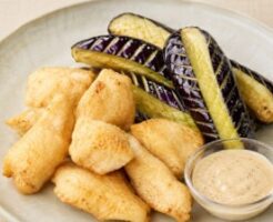 キューピー3分クッキングのレシピ・揚げなすと鶏胸のごまマヨソース
