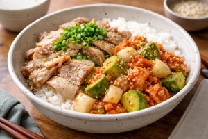 ウワサのお客さまのレシピ・焼かないアボカド豚キムチ丼