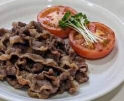 きょうの料理のレシピ・焼きトマトと牛肉のしょうゆがらめ
