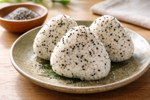 青空レストランのレシピ・ごま塩おにぎり
