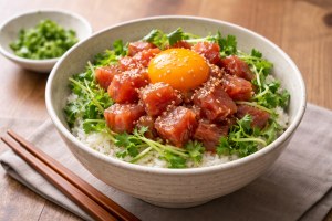 キューピー3分クッキングのレシピ・まぐろユッケのスタミナ丼