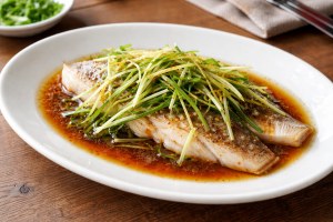 DAIGOも台所のレシピ・レンジで作る広東風蒸し魚