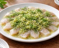 和田明日香とゆる宅飲みのレシピ・白身魚のカルパッチョ きゅうりソース