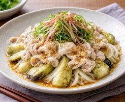 DAIGOも台所のレシピ・蒸しナスと豚肉の温サラダ
