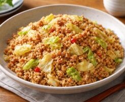きょうの料理ビギナーズのレシピ・豚ひき肉とキャベツのみそチャーハン
