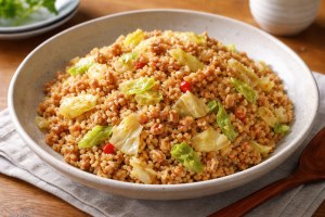 きょうの料理ビギナーズのレシピ・豚ひき肉とキャベツのみそチャーハン