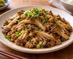 DAIGOも台所のレシピ・きのこと挽肉の炒めもの