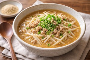 DAIGOも台所のレシピ・もやしとひき肉のコクうまスープ