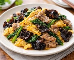 優香のサンデークッキングのレシピ・キクラゲと卵のコリコリふんわり炒め