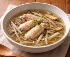 なないろ日和！のレシピ・ゴボウと手羽中のスープ