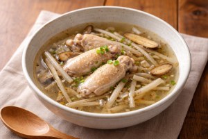 なないろ日和!のレシピ・ゴボウと手羽中のスープ