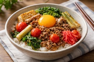 滝沢カレン＆和田明日香のフィーリンきっちんのレシピ・トマトすき焼き牛丼