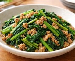 どさんこワイド179のレシピ・ホウレン草とひき肉のそぼろ炒め