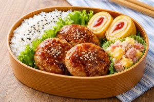 キューピー３分クッキングのレシピ・レンチン鶏バーグ弁当