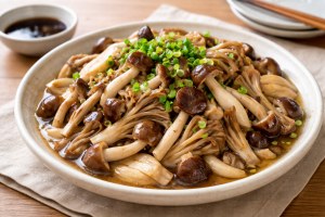 きょうの料理ビギナーズのレシピ・山盛りきのこのフライパン蒸し
