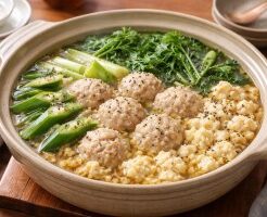 ぺこもぐキッチンのレシピ・鶏団子と崩し豆腐鍋